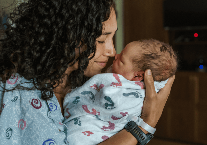 18 Must Have Things to Bring a New Mom